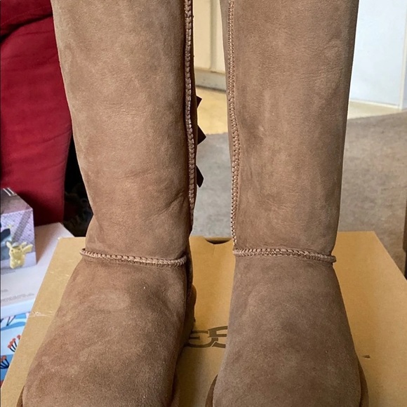Ugg bailey bow tall II NIB size 6 - Picture 4 of 6